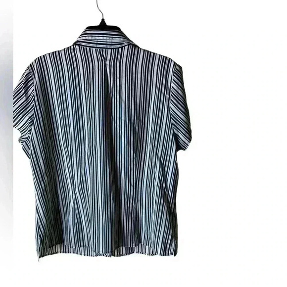 Notations Shirt Women's Large Striped Button Front Short Sleeves Stretch Top - Picture 2 of 6